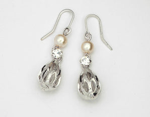 RHODIUM PLATED EARRING WITH PEARL AND CRYSTAL