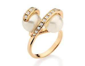 GOLD RING WITH PEARL AND ZIRCONIA