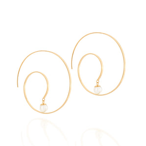 GOLD EARRING WITH PEARL