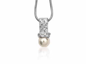 RHODIUM PLATED PENDANT WITH PEARL AND ZIRCONIA