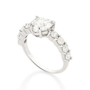 PLATINUM SHINNING LOVE SOLITAIRE RING