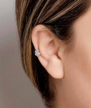 PLATINUM STUDDED DAISY FLOWER EAR CUFF