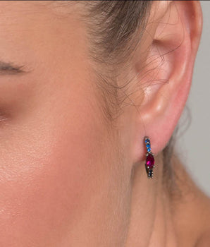 BLACK RHODIUM TWO COLORS HUGGIE EARRING