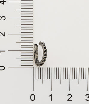BLACK RHODIUM STARLIT EAR CUFF