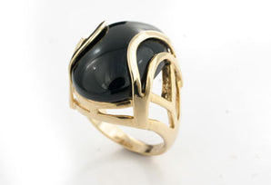 GOLD RING WITH STONE