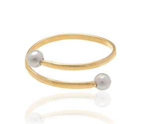 GOLD RING WITH PEARL