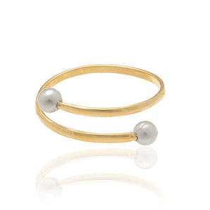 GOLD RING WITH PEARL