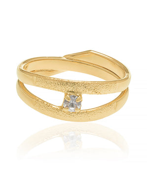 GOLD RING WITH CRYSTAL