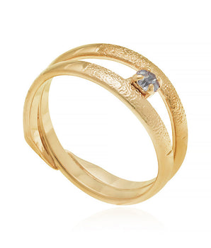GOLD RING WITH CRYSTAL