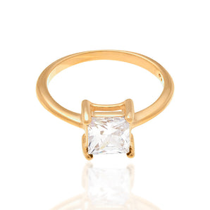 GOLD RING WITH ZIRCONIA