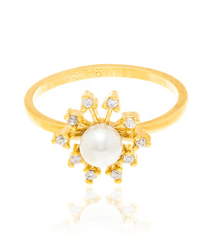 GOLD RING WITH PEARL AND ZIRCONIA
