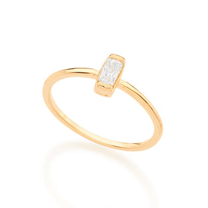 GOLD RING WITH ZIRCONIA