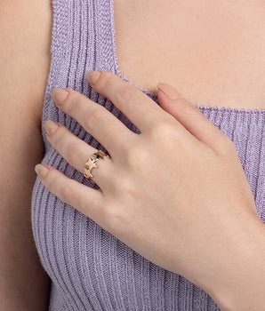 GOLD STAR BAND RING
