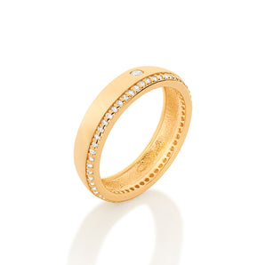 GOLD TIMELESS WEDDING BAND RING WITH STONE