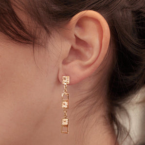 GOLD EARRING WITH CRYSTAL