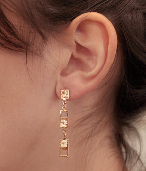 GOLD EARRING WITH CRYSTAL