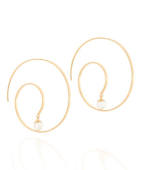 GOLD EARRING WITH PEARL