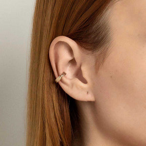 GOLD OCEAN MOVEMENTS EAR CUFF