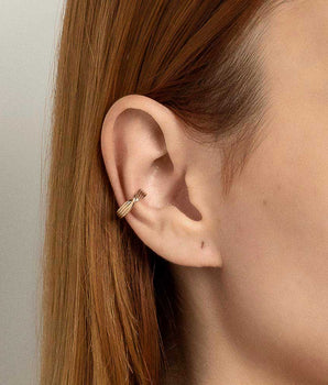 GOLD OCEAN MOVEMENTS EAR CUFF