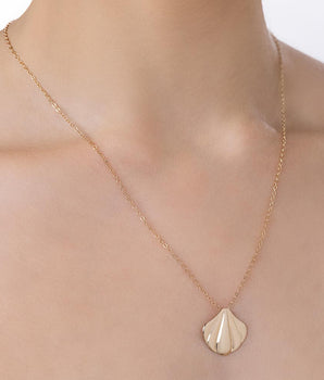 GOLD ISOLA SEASHELL NECKLACE