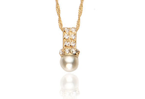 GOLD PLATED PENDANT WITH PEARL AND ZIRCONIA